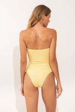 Load image into Gallery viewer, Model Back: Rio De Sol Une Pièce Drift-Butterglow Tube-Op
