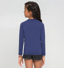 Load image into Gallery viewer, Model Back: Uv Line T-Shirt Longsleeve Uvpro Kids Marinho
