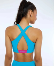 Load image into Gallery viewer, Model Back: Alto Giro Fitness Haut Top Hyper Costas Cruzadas Azul Scuba
