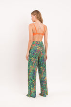 Load image into Gallery viewer, Model Back: Rio De Sol Pantalon De Plage Wilds Wide Pants
