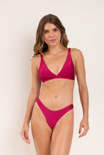Load image into Gallery viewer, Model Front: Rio De Sol Bas Bottom Shimmer-Desejo Nice-Fio
