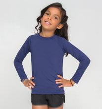 Load image into Gallery viewer, Model Front: Uv Line T-Shirt Longsleeve Uvpro Kids Marinho
