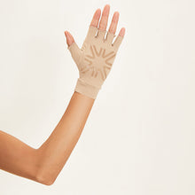 Load image into Gallery viewer, Image 04: Uv Line Gants Short Gloves Uni Beige Upf50+
