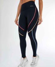 Load image into Gallery viewer, Model Front: Alto Giro Fitness Bas Legging Hyper Galoes E Bolso Preto
