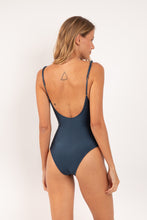 Load image into Gallery viewer, Model Back: Rio De Sol Une Pièce Shimmer-Shark Hype-Noa
