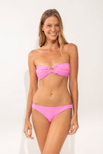 Load image into Gallery viewer, Model Front: Rio De Sol Haut Top Crespinho-Rosa Mavi
