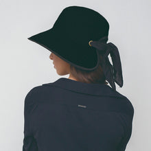 Load image into Gallery viewer, Model Back: Uv Line Chapeau Souple/Capeline Hat Santorini Imp Fem Black Upf50+
