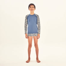 Load image into Gallery viewer, Model Front: Uv Line T-Shirt Rash Guard Kids Costela Aco Off White Upf50+
