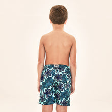 Load image into Gallery viewer, Model Back: Uv Line Maillot De Bain Garçon Shorts Aqua Hibiscus Kids Upf50+
