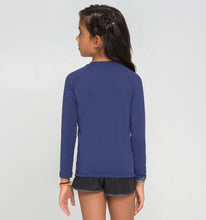 Load image into Gallery viewer, Model Back: Uv Line T-Shirt Longsleeve Uvpro Kids Navy Blue Upf50+
