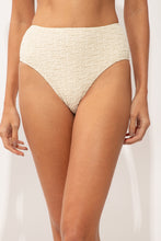 Load image into Gallery viewer, Gallery: Rio De Sol Bas Bottom Brisa-Offwhite Hotpants
