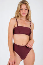 Load image into Gallery viewer, Gallery: Rio De Sol Ensemble Set Barolo Bandeau-Reto Hotpants

