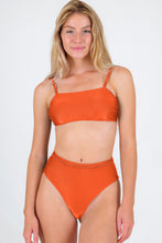 Load image into Gallery viewer, Gallery: Rio De Sol Ensemble Set Paprica Bandeau-Reto Hotpants
