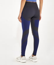 Load image into Gallery viewer, Model Back: Alto Giro Fitness Bas Legging Sem Costura Emana Bicolor Preto

