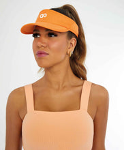 Load image into Gallery viewer, Image 02: Alto Giro Fitness Haut Top Verticale Detalhe Tiras Laranja Gym
