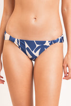 Load image into Gallery viewer, Gallery: Rio De Sol Bas Bottom Pottery Mel-Comfy
