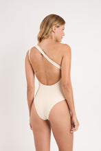 Load image into Gallery viewer, Model Back: Rio De Sol Une Pièce Touch-Natural Sienna

