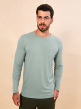 Load image into Gallery viewer, Model Front: Uv Line T-Shirt Longsleeve New Fit Masc Verde Agua Upf50+
