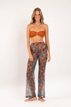 Load image into Gallery viewer, Model Front: Rio De Sol Pantalon De Plage Luma Pants Lana
