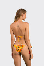 Load image into Gallery viewer, Model Back: Rio De Sol Ensemble Set Stories Tri-Inv Lacinho
