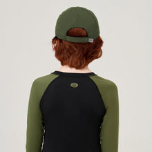Load image into Gallery viewer, Model Back: Uv Line Casquette Cap Teens Colors Inf Green Militar Upf50+
