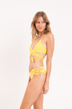 Load image into Gallery viewer, Image 04: Rio De Sol Haut Top Amarelo Kate
