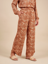 Load image into Gallery viewer, Gallery: Uv Line Pantalon De Plage Pants Meia Lua Tie Dye Pitanga Upf50+
