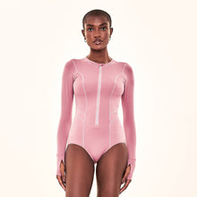 Load image into Gallery viewer, Model Front: Uv Line Une Pièce Swimsuit Macae Malva Upf50+
