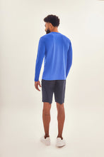 Load image into Gallery viewer, Model Back: Uv Line T-Shirt Longsleeve Uvpro Brasil Masc Cobalto Upf50+
