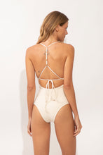 Load image into Gallery viewer, Model Back: Rio De Sol Une Pièce Malibu-Natural Alani-Op
