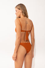 Load image into Gallery viewer, Model Back: Rio De Sol Bas Bottom Ferrugo Leblon
