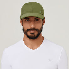 Load image into Gallery viewer, Model Front: Uv Line Casquette Cap Uvpro Verde Militar Upf50+
