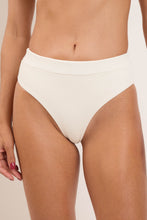 Load image into Gallery viewer, Gallery: Rio De Sol Bas Bottom Sand-Chantilly Kora
