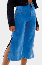 Load image into Gallery viewer, Model Front: Alto Giro Fitness Bas Calca Viana Panta Court
