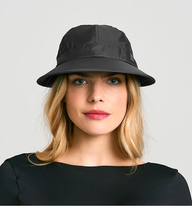 Load image into Gallery viewer, Model Front: Uv Line Casquette Nice Preto Upf50+
