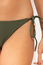 Load image into Gallery viewer, Image 05: Rio De Sol Bas Bottom Shimmer-Croco Ibiza-Comfy-Gold
