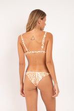 Load image into Gallery viewer, Model Back: Rio De Sol Haut Top Sahari Alba
