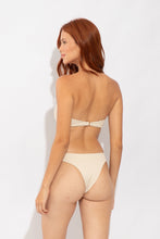 Load image into Gallery viewer, Model Back: Rio De Sol Bas Bottom Solar-Off Essential
