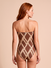 Load image into Gallery viewer, Model Back: Uv Line Une Pièce Swimsuit Bandeau Diamond Upf50+
