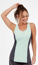 Load image into Gallery viewer, Model Front: Alto Giro Fitness Haut Regata Skin Fit Recorte Frente
