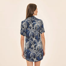 Load image into Gallery viewer, Model Back: Uv Line Chemise Shirtdress Coqueiros Marinho Upf50+
