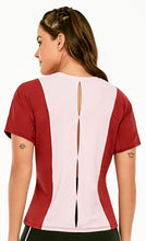 Load image into Gallery viewer, Model Back: Alto Giro Fitness Haut T-Shirt Skin Fit Energy Flows Rosa
