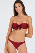 Load image into Gallery viewer, Gallery: Rio De Sol Ensemble Set Shimmer-Divino Bandeau-Knot Nice-Fio
