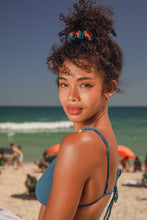 Load image into Gallery viewer, Image 04: Rio De Sol Chouchou Luma Scrunchie
