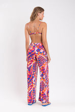 Load image into Gallery viewer, Model Back: Rio De Sol Pantalon De Plage Funny Wide Pants

