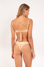 Load image into Gallery viewer, Model Back: Rio De Sol Haut Top Sahari Juliette
