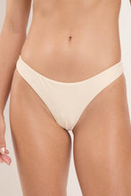 Load image into Gallery viewer, Gallery: Rio De Sol Bas Bottom Touch-Natural Essential
