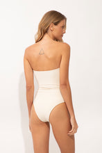 Load image into Gallery viewer, Model Back: Rio De Sol Une Pièce Malibu-Natural Sara-Op
