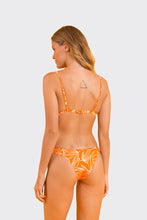 Load image into Gallery viewer, Model Back: Rio De Sol Ensemble Set Trail-Orange Tri-Fixo Essential
