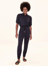 Load image into Gallery viewer, Model Front: Uv Line Pantalon De Plage Pants Fem Basic Black Upf50+
